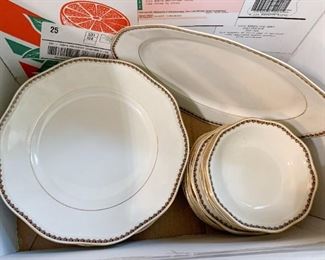 Pirkenhammer China, "Ribbon Garland" (Made in Czechoslovakia) 