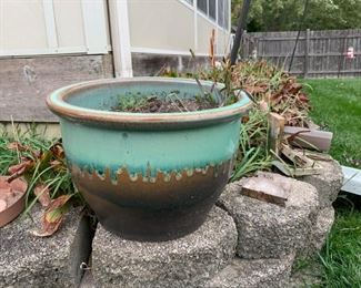 Garden Planters / Flower Pots