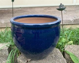 Garden Planters / Flower Pots