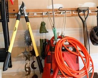 Tools & Garden Decor