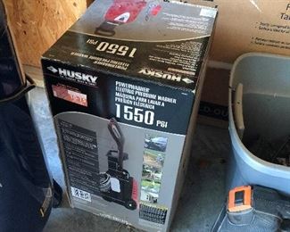 Husky power washer NEW IN BOX 1550psi