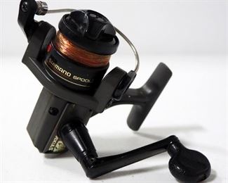 Fishing Reel Collection Includes Quantum XR4, MS00, Shimano 100Q, 2000, And AXUL-S