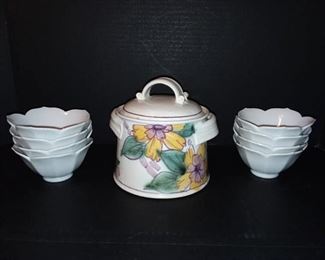 Sunflower Pottery Dish and Lid with 8 Flower Bowls