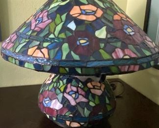 Stained glass table lamp