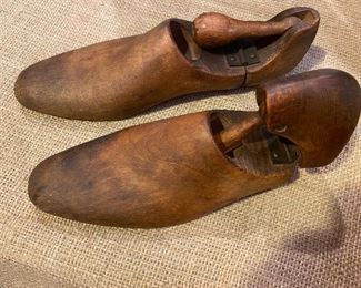 Early wooden shoe lasts