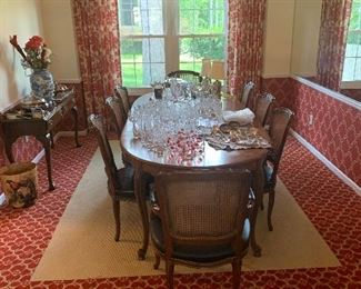 Dining Table w/8 Chairs