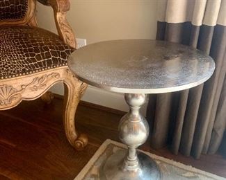 Metal accent table 