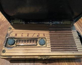 Emerson Tube Battery Radio