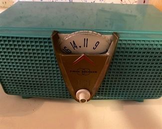 Vintage Philco Bakelite Turquoise Radio 
