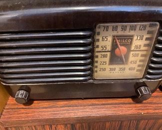 Vintage Philco Bakelite Tube Radio