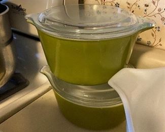 Vintage Pyrex Avocado Covered Dish (2)