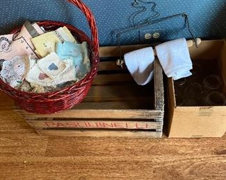 Vintage Napkins, Dollies 