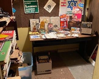 Little Room in Basement..FILLED..old Newspapers, Vintage Magazines, PRESS Passes, Interesting Stuff