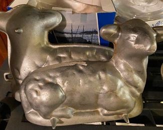 Vintage Heavy Lamb Mold
