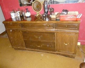 Matching (bad lighting) Stanley buffet