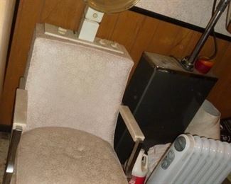Hair salon chair w/dryer
