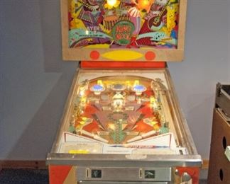 Vintage 1972 Gottlieb King Kool pinball machine. Works well. Lots of great flipper play!