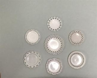 22 _. So Pretty! 7 plates no chips $14 each