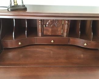 47 Inside Desk