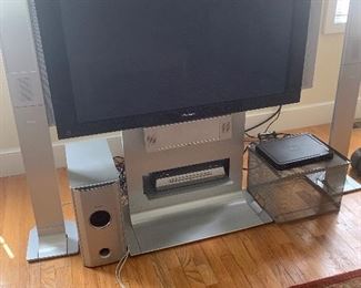 Pioneer TV w 4 speakers surround sound. Sub woofer 
