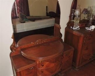 Albert furniture from Indiana Dressing table and Mirror