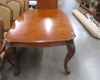 DINING TABLE WITH TWO LEAFS