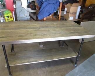 WOOD GRAIN TABLE ON WHEELS