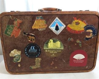 Vintage World Traveler Amelia FARHART Suitcase