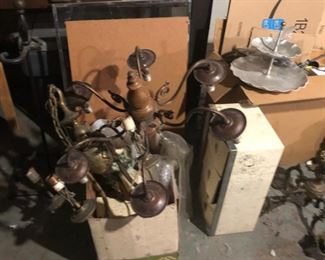Many vintage Chandeliers, standing lamps !