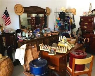 Sewing machine
Mcm desk
Jewelry boxes