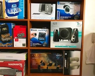 Panasonic
Sangean
Rca
Coin sorter
Bose
Swann
Logitech
Magnavox
Celestron
Grundig