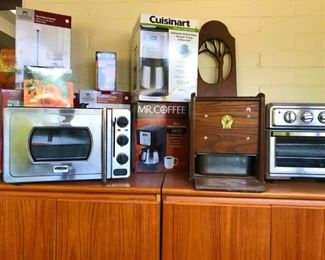 New in box kitchen accessories
Air frier 
Flour grinder