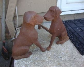 Iron dogs andirons