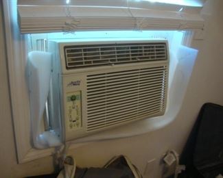 Window air conditioner