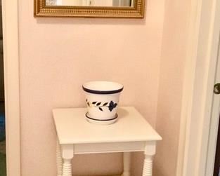 Side table w/ 2 drawers, wall mirror