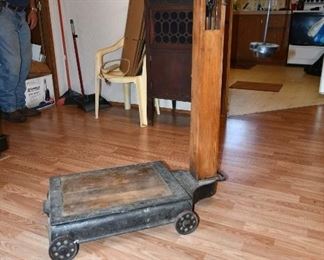 Old scale. Excellent with weights