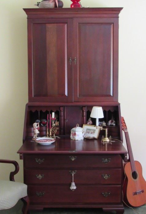 Mahogany secretary with 4 hidden drawers