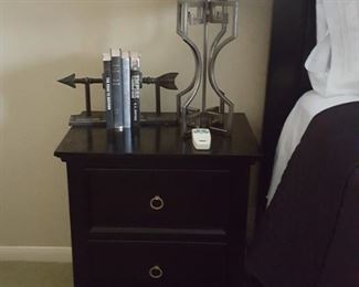 Decorator items, lamps, End Table