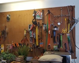 Contents of garage - hand tools
