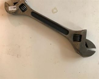 VINTAGE CRESCENT DOUBLE END ADJUSTABLE 6" 8' WRENCH - BUY IT NOW $40