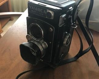 VINTAGE YASHICA MAT - 124 CAMERA - BUY IT NOW $175