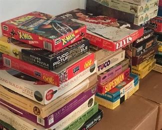 BOARD GAMES FROM THE 1940s to the 1980s!
All in the box with no missing pieces 