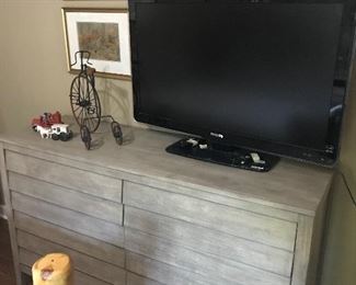 Stunning cedar chest of drawers
Brand new, never used.
Paid $2900