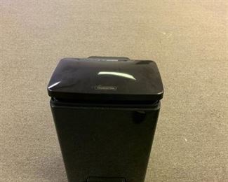 Black step open trash container