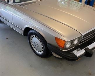 1987 SL560
Miles: 93,744
Vin: WDBBA48D4HA058699
$19,500
New battery!