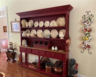 Farmhouse hutch 