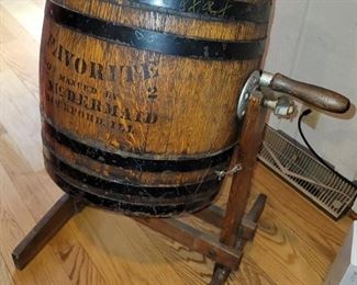 Antique vintage wooden barrel churn J. McDermaid, Rockford, IL