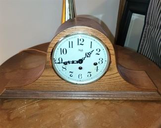 Sleigh wind-up vintage mantle clock