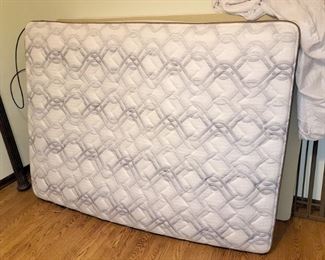 Queen mattress set in great condition
