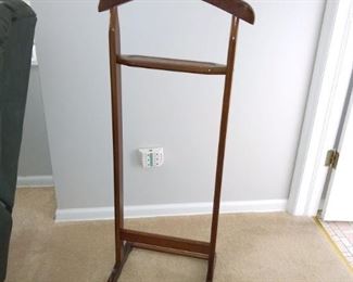 Bedroom vallet/butler